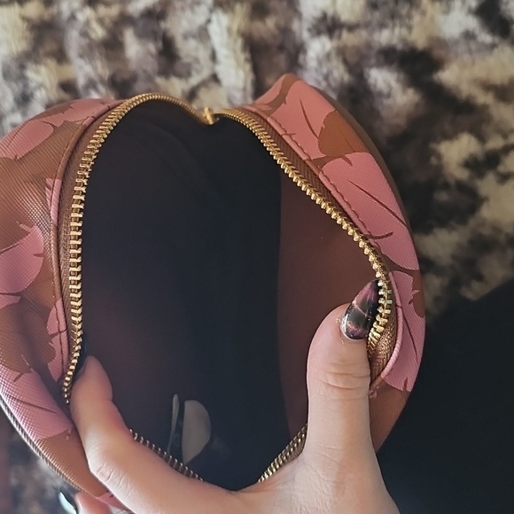 backpack - Picture 4 of 6